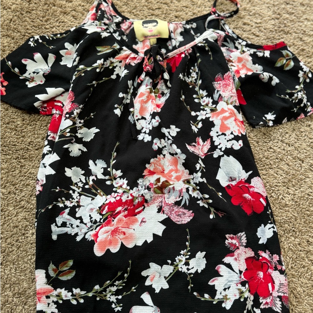 Floral Cold Shoulder Shirt